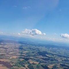 Flugwegposition um 14:37:42: Aufgenommen in der Nähe von Gemeinde Senftenbach, Österreich in 1469 Meter